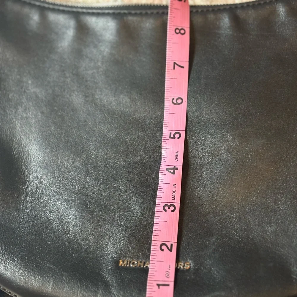 Michael Kors Piper leather messenger bag, medium - Picture 3 of 10